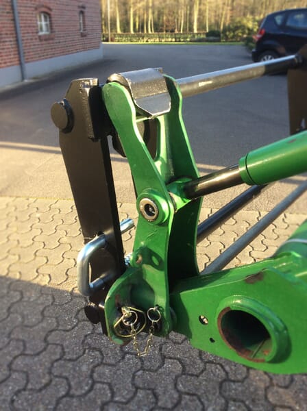 Adapter JD Kommunal / EURO aus der Kategorie Frontladertechnik_Futtertechnik